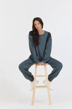 Shop Mountain Grey/Black Colorblock Insert Cloud Fleece Crew All Tops